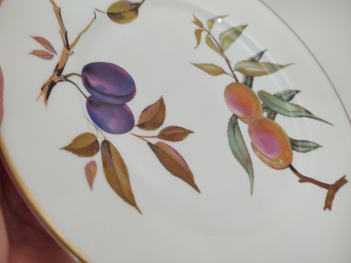 Set of 2 Royal Worcester Evesham Gold 10 1/8" Dinner Plates - Made in England - Picture 7 of 15