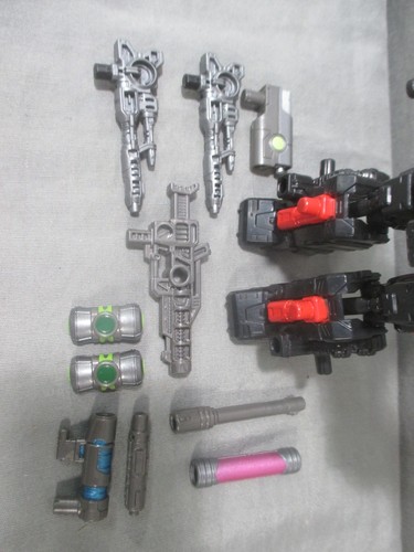 Transformers Legacy COG Red Target Exclusivo 2022 Generaciones - Imagen 4 de 5