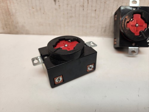 Hubbell HBL20443 Hubbellock Receptacle, 30 amp, 480V, 3 Pole 4 Wire - Picture 3 of 8