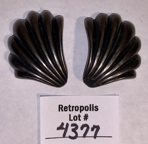 Vintage Shell Fan Silver Tone Clip On Earrings Nautical Unmarked - Picture 6 of 16