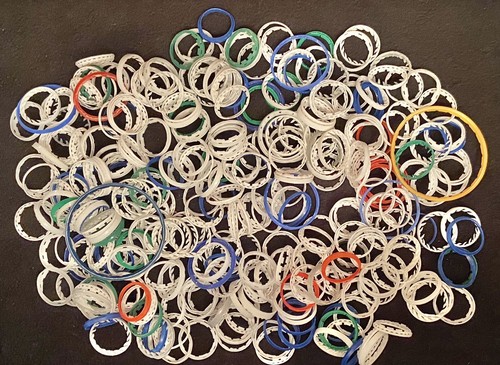 317 PLASTIC SODA POP BOTTLE RINGS/CIRCLES-*ARTS & CRAFTS*-Multi colors and sizes