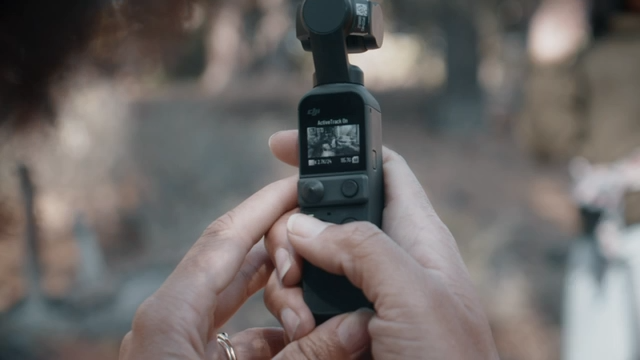 DJI Pocket 2 Exclusive Combo (Sunset White) - Pocket-Sized 3 DJI Pocket 2 Exclusive Combo (Sunset White) - Pocket-Sized 3