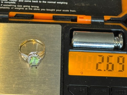 Vintage 10K Solid Yellow Gold Peridot & Diamond Accent Ring size 6.5--909.25 - Picture 8 of 8