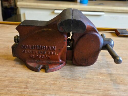 Antique COLUMBIAN PENNYPINCHER no.D53½ BENCH VISE 3-1/2" WIDE JAWS (USA)