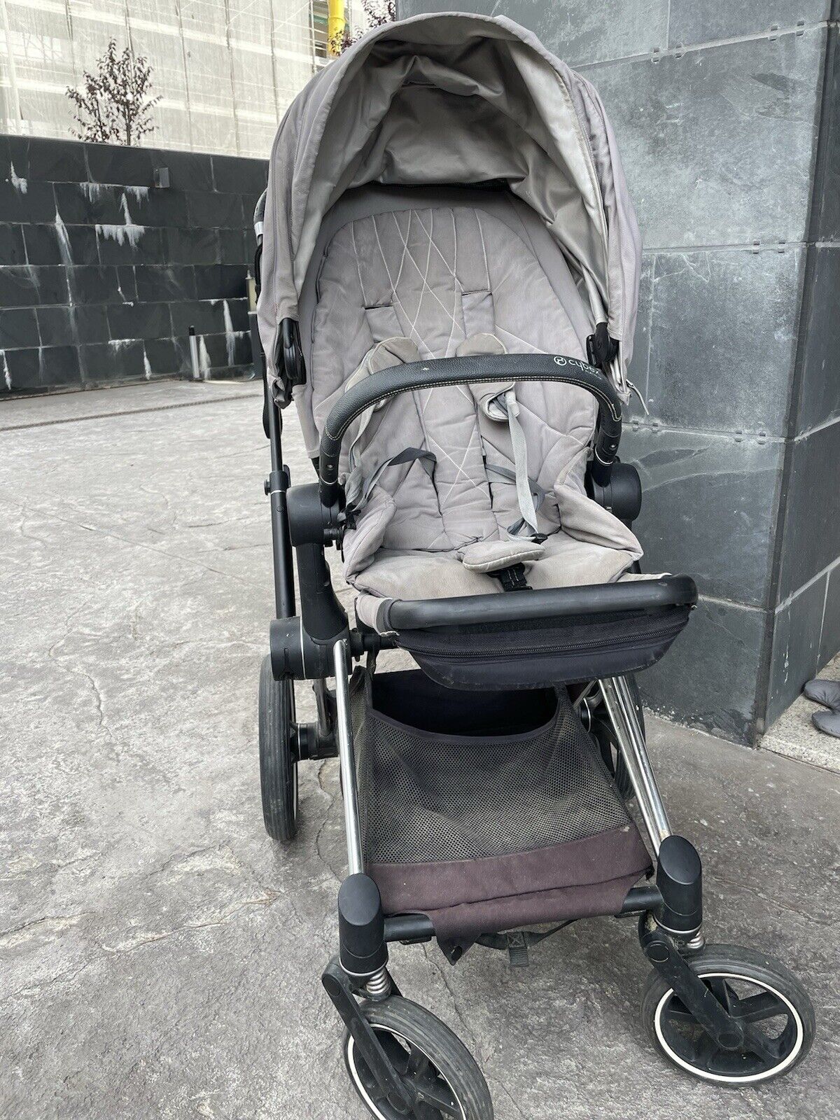 Foto 1 di 5