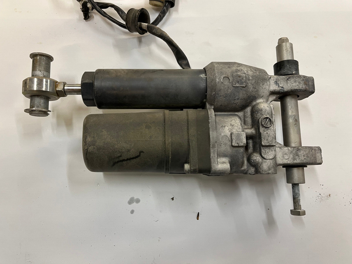 2004 bf15 56000-ZY1-871 Honda 15hp BF 15 Outboard Power Tilt
