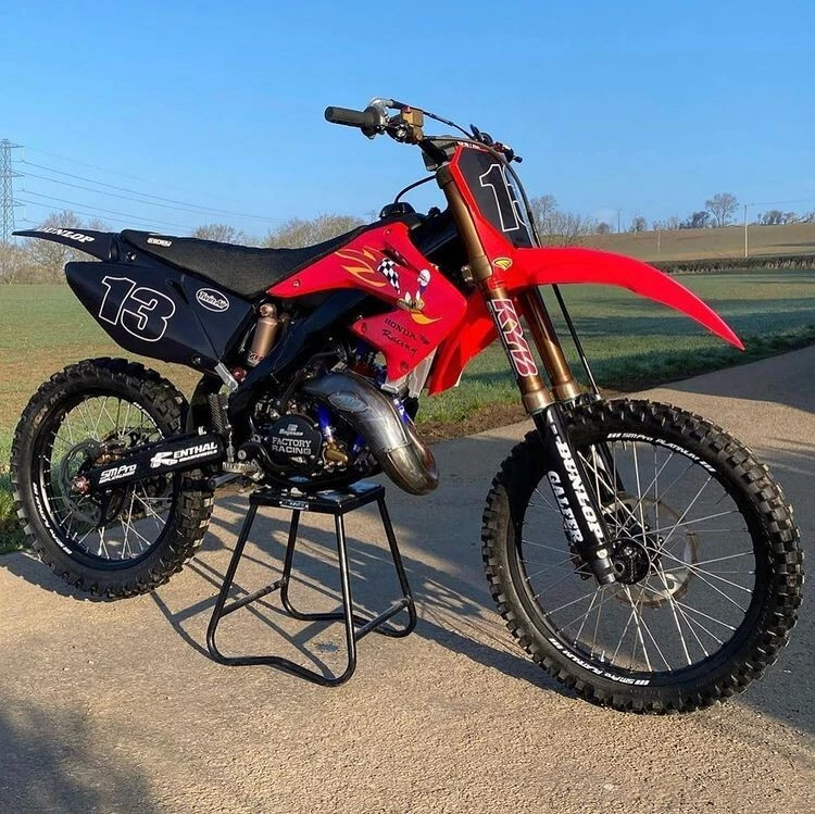 CUBIERTA EMBRAGUE HONDA CRF250R CRF250RX BOYESEN FACTORY RACING NEGRA 2019-2025 Foto 4 de 4