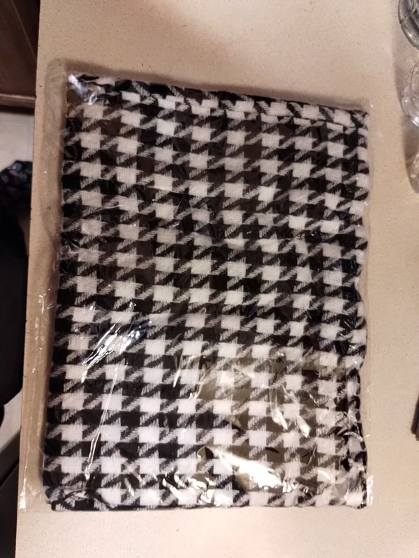 Elegant face cover,head cover Scarf  Soft Warm Wind Proof 3 random sports cards.
