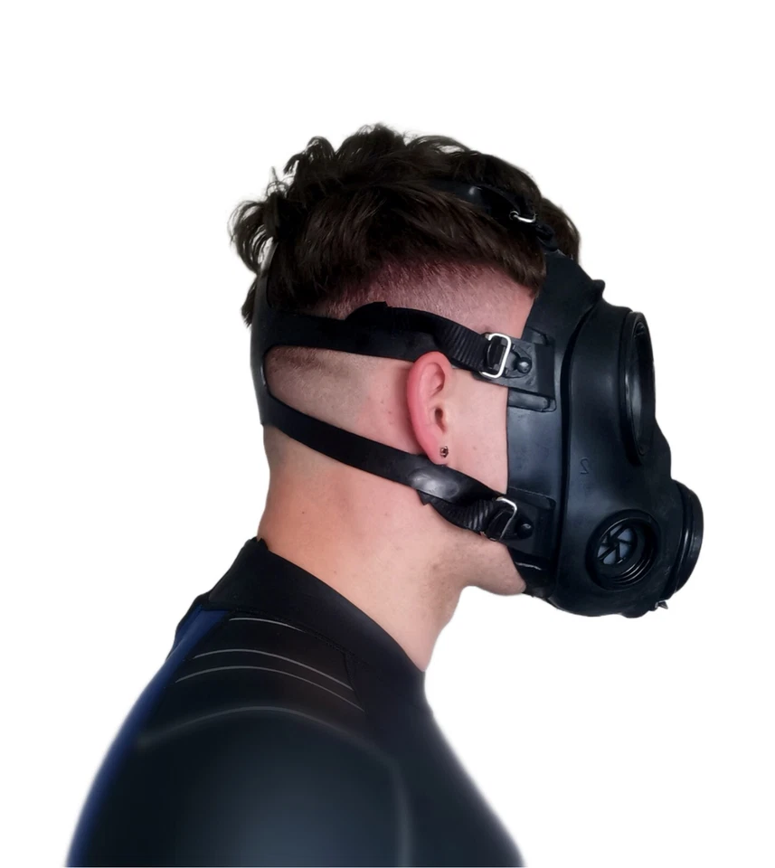 S10.2 Black Rubber Fetish Gas Mask Similar To The S10 Gas Mask - Image 4 of 4