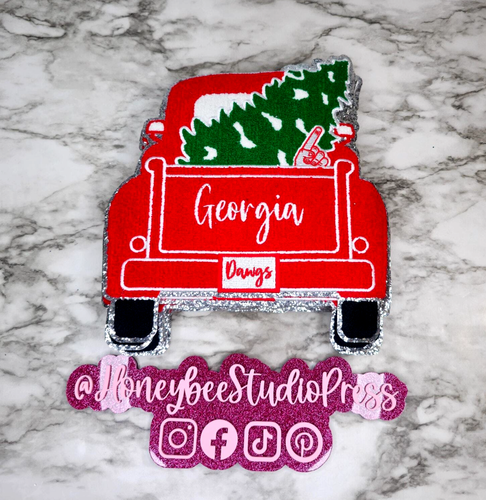 Parche de chenilla UGA: camión rojo clásico con etiqueta Dawgs y árbol de Navidad - Imagen 2 de 2