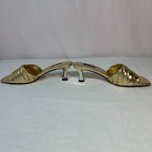 Nine West Gold Slip-on Square Toe Sandal Azala 8M 2.75" Flare Kitten Mob Wife - Picture 4 of 10