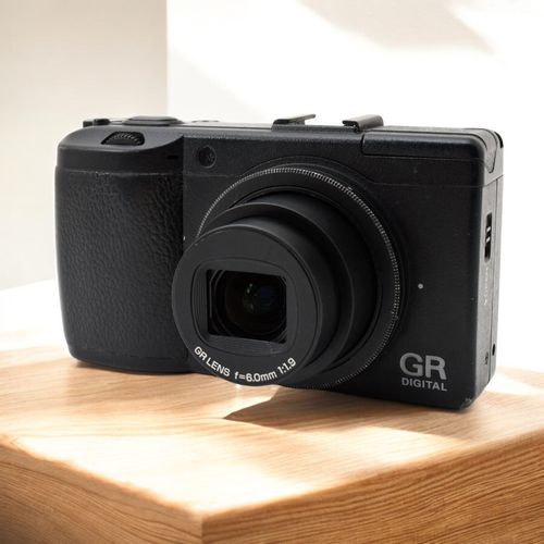 RICOH GR Digital III Compact Camera 1/1.7-Inch CMOS 28mm Working [Near Mint] - Picture 2 of 8