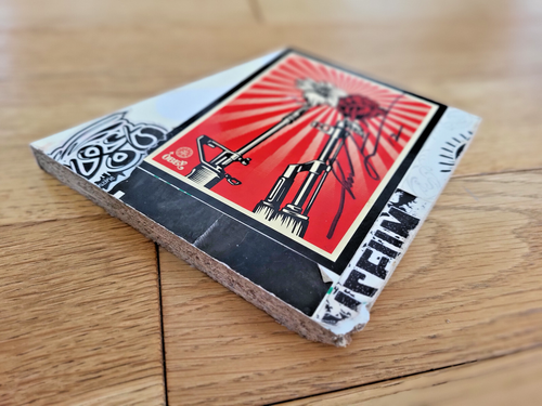 OBEY - HAND SIGNED STICKER ON BOARD - SHEPARD FAIREY - STREET ART - PARIS 2012 - Picture 9 of 10