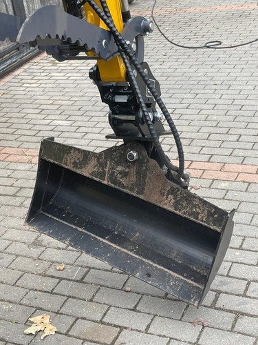 2025 digger bucket 25mm pins hydraulic levelling 800mm - Picture 5 of 6