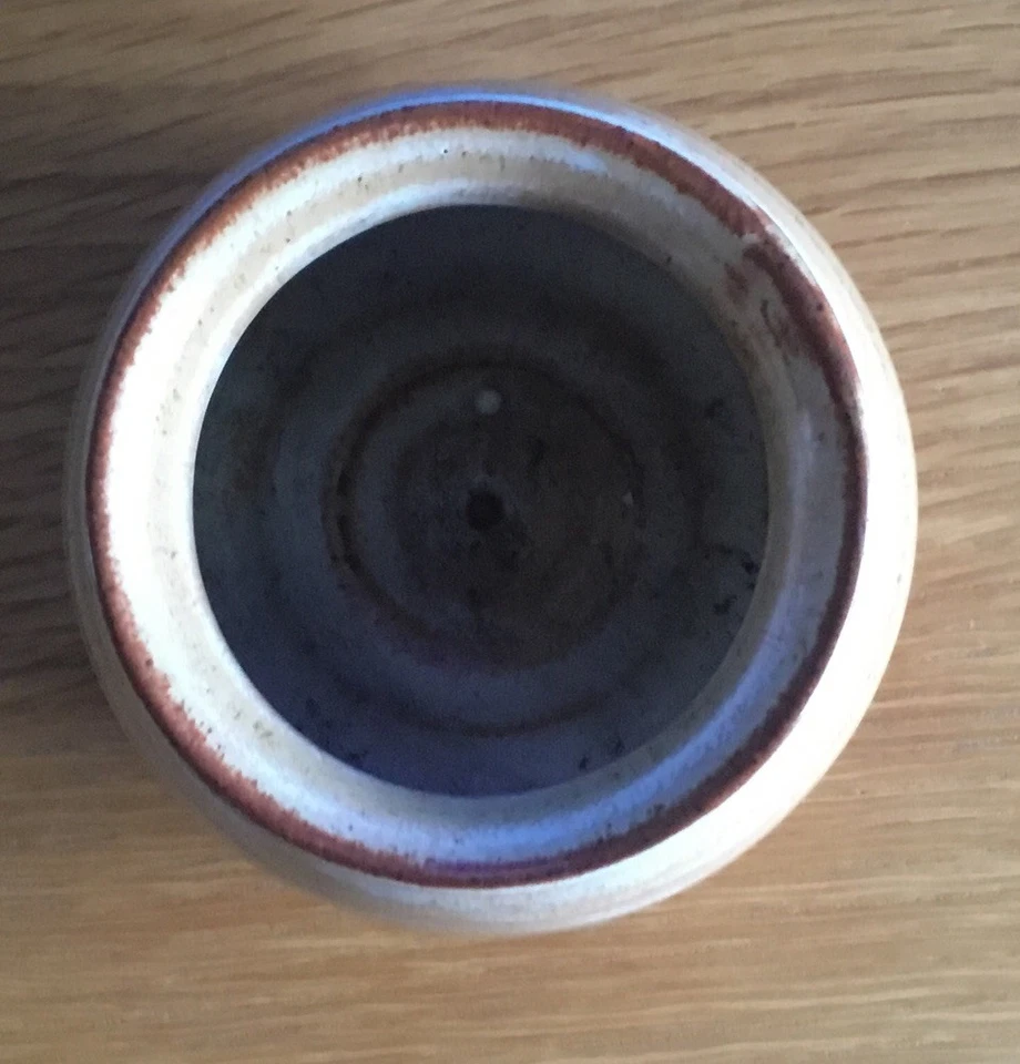 Vintage Heavy Studio Pottery Light Brown Vase With Makers Mark - Image 3 of 4