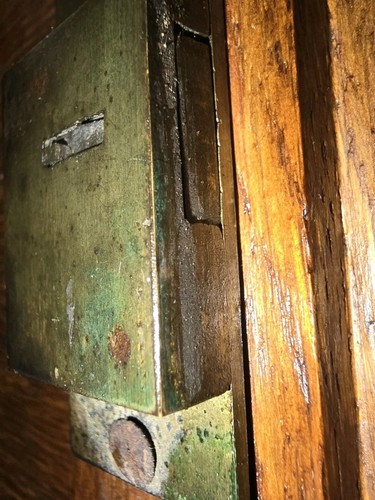 Beautiful Antique Oak Pipe Cabinet 2 Door w/ Pipe Holders W/ Spare Pipe Parts - Picture 15 of 18