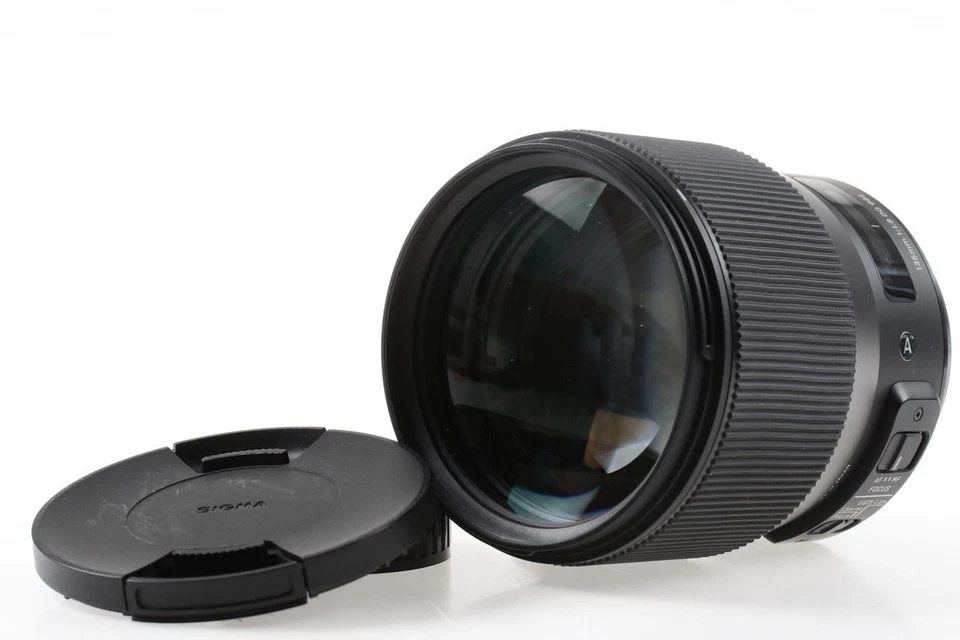 SIGMA 135mm f/1,8 DG HSM Art für Nikon - SNr: 82189674 - Bild 2 von 4