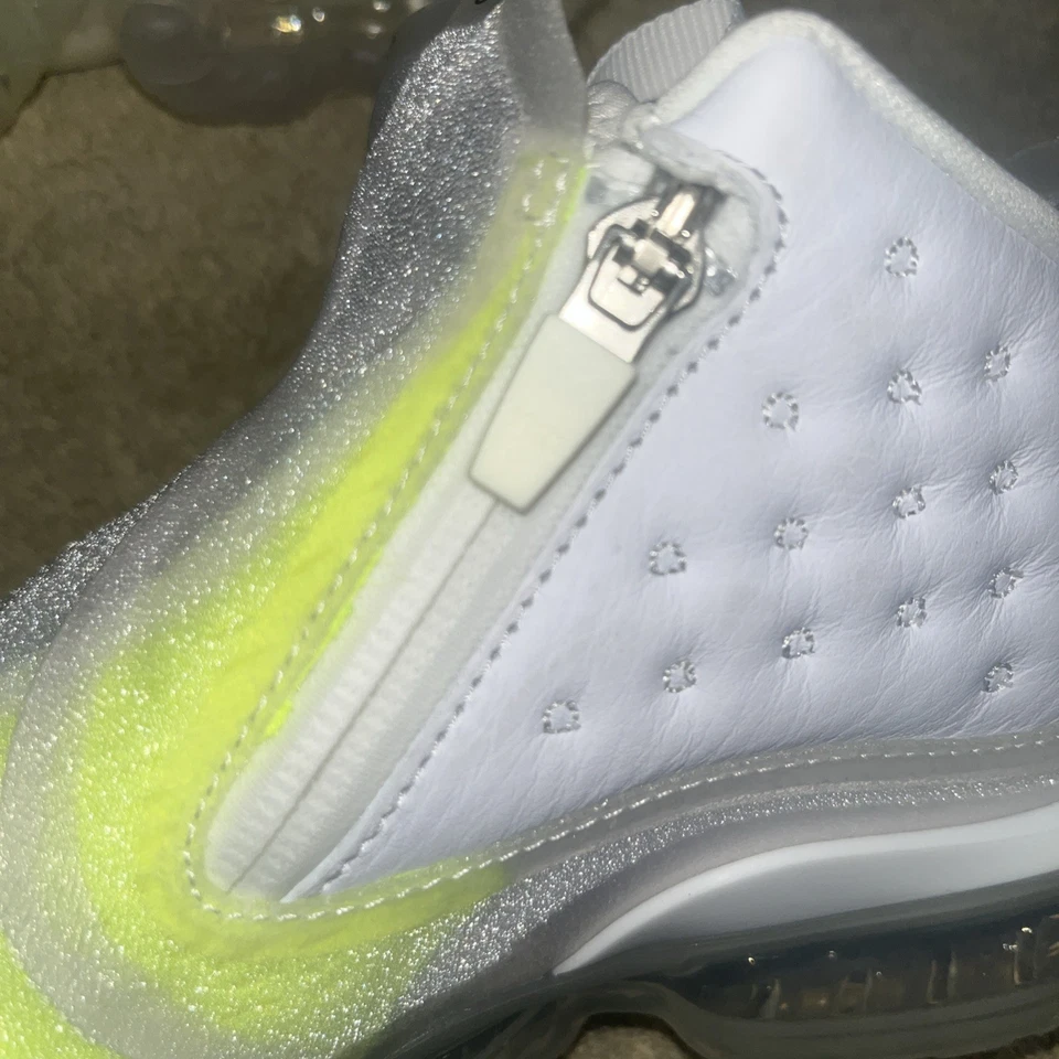 Size 6 - Air Jordan Reign White Volt W - Image 3 of 4