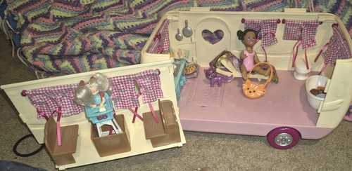 Lil Woodzeez Happy Camper Calico Critters Travel Trailer RV W/out Top W/accessor - Picture 9 of 9