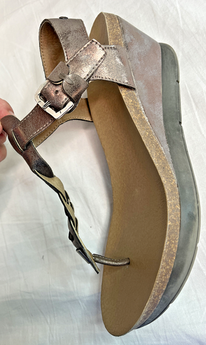 Corky's Wedge Sandals Women's 9 Hipster Brushed Bronze Strappy - Picture 2 of 6