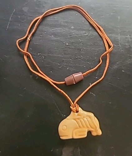 Neat Vintage 70s Necklace with a Ceramic Fish Pendant - Picture 2 of 7