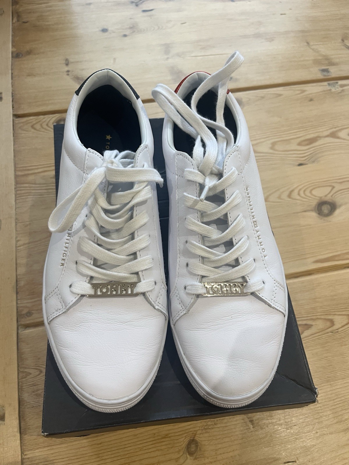 Tommy Hilfiger Essentially Sneakers White Leather