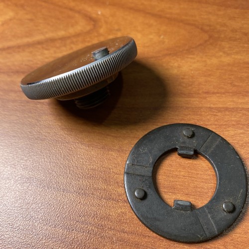 SINGER Model 201 SEWING MACHINE PARTS AH836470 1948 Handwheel Knob, Washer Screw - Picture 4 of 10