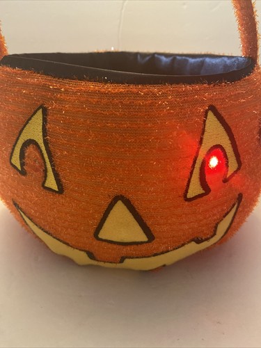 Halloween Pumpkin Candy Bucket Trick Or Treat Light Up - Picture 2 of 3