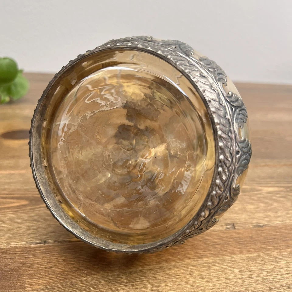 Decantador de vidrio transparente grabado Art Nouveau Deco con superposición de plata ornamentada de 10" sin tapón Foto 3 de 4