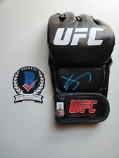 JAKE GYLLENHAAL SIGNED ROADHOUSE UFC GLOVE BECKETT BAS COA JAKE GYLLENHAAL SIGNED ROADHOUSE UFC GLOVE BECKETT BAS COA