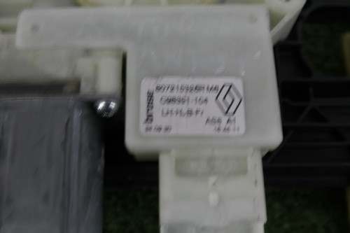 MOTORINO ALZACRISTALLI ANTERIORE SINISTRO RENAULT CAPTUR 2020 807215326R - Imagen 7 de 9