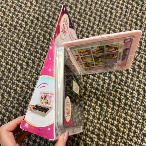 Disney Princess Style Collection Laptop with Phrases, Sound Effects & Music! ... - Picture 5 of 5