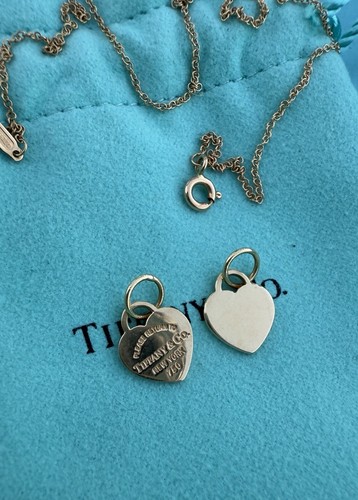 Return Tiffany & Co. 18k Gold MINI Double Heart Tag Pendant Necklace 18” READ - Afbeelding 4 van 12