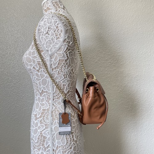 Bolso Mochila Convertible Valentina Cuero Italiano Correa Cadena Oro Camel - Imagen 8 de 18