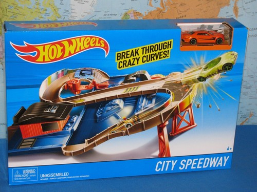 HOT WHEELS CITY SPEEDWAY ACTION PLAY SET BREAK THROUGH CRAZY CURVES *BRAND NEW* - Picture 11 of 12