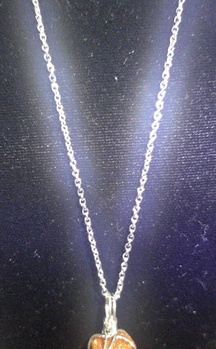 ✨ Boho Chic Goldstone Crystal Point Necklace – 20" Wire-Wrapped Pendant - Picture 3 of 6