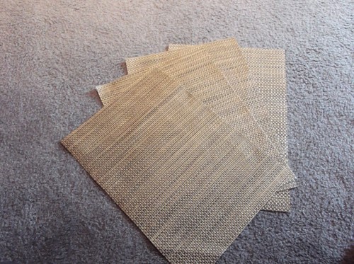 EUC 4 placemats brown black ratan look to them18 x 13 inches - - Picture 1 of 3