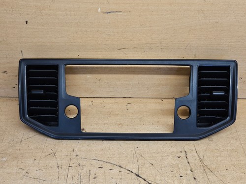2017 + Volkswagen VW Crafter MK2 - Radio Surround Trim with Dash Vents - Picture 2 of 3