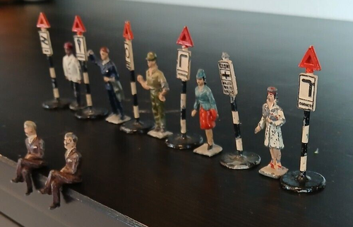 Estatuillas Eire y letreros de calle de juguete Meccano Dinky 13 piezas de colección - Imagen 2 de 24