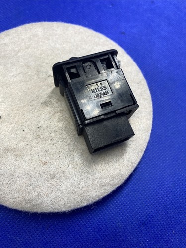 1995-1997 Nissan Pathfinder : OEM Auto E-AT Power Switch: Auto Power E-AT Switch - Picture 4 of 4