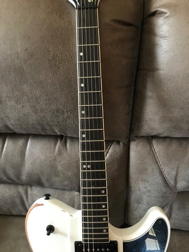 Schecter Ultra White Electric Guitar Diamond Series signed by 7 Mary 3! - Picture 3 of 7
