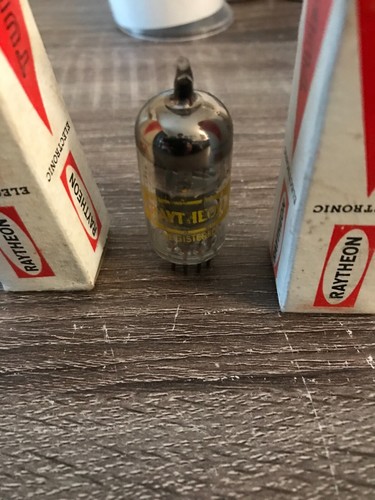 RAYTHEON 6U8A 6KD8 6U8A/6KD8 VACUUM TUBE lot of 2 - Picture 3 of 4