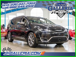 2017-Chrysler-Pacifica-Limited-FWD