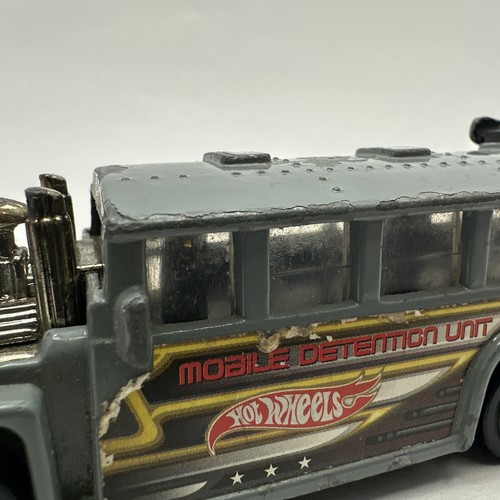 Hot Wheels Haulers Mobile Dentetion Unit 1:64 Grey Bus Diecast Plastic - Picture 4 of 11