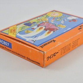 TWINBEE TWIN BEE Famicom Nintendo 2137 fc