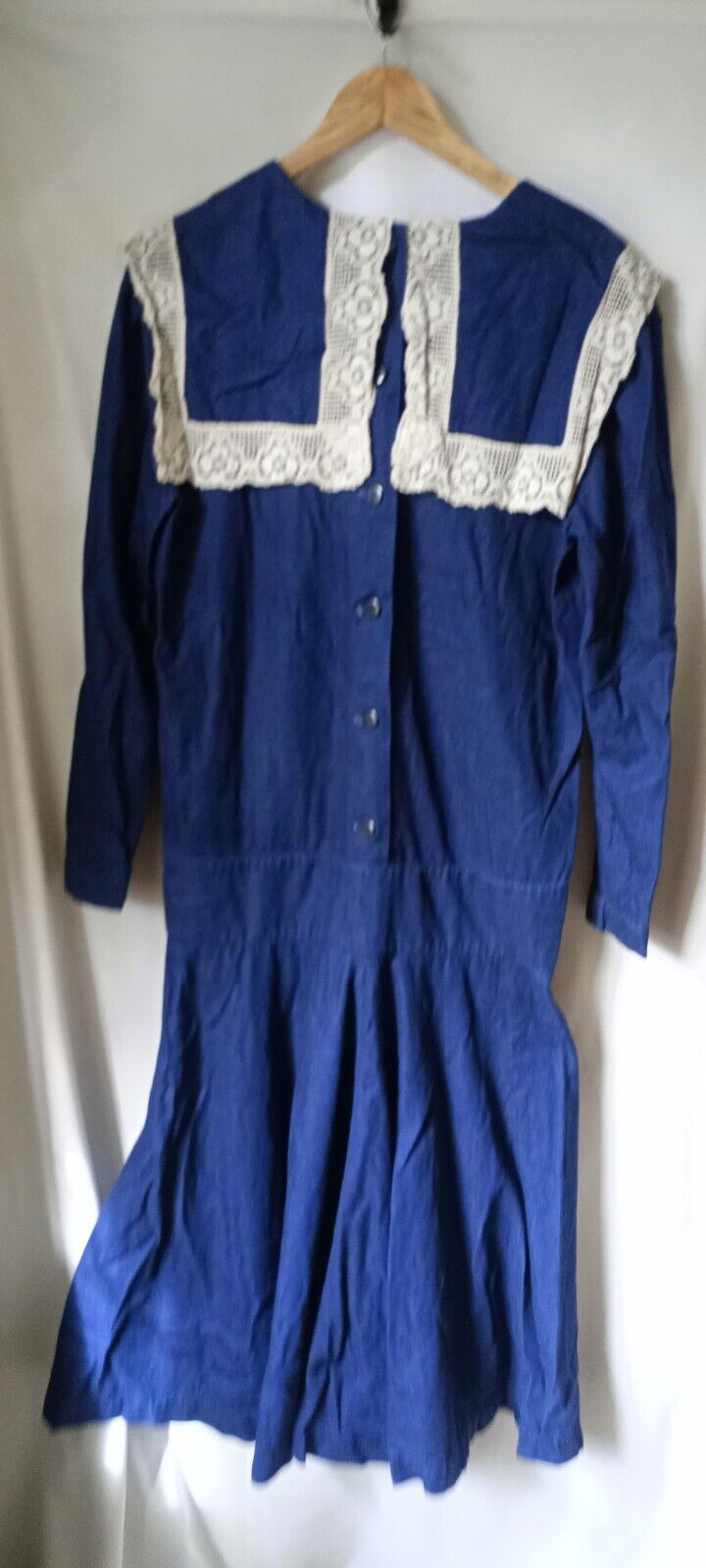 Picture 4 of 12