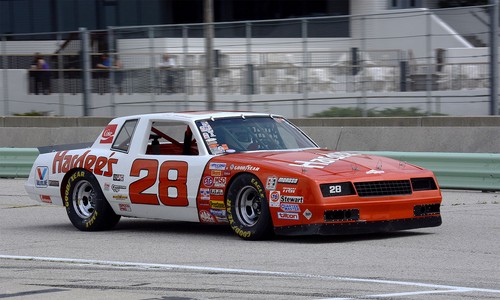 Photo voiture de course Chevrolet Monte Carlo Hardee's Cale Yarborough NASCAR (CA-0909) - Photo 1 sur 1