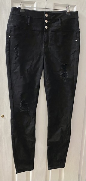 REFUGE Ladies Black High-Waisted Ripped Denim Look Jeans Near New Size 10