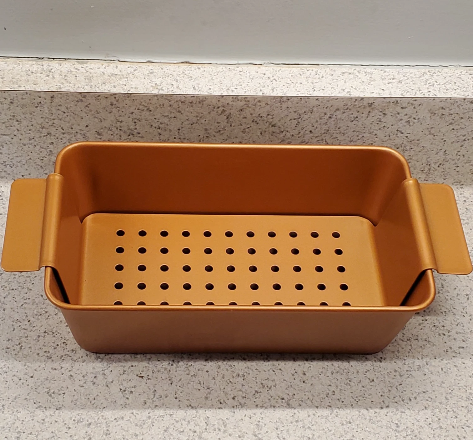 New Loaf Meatloaf Pan Removeable Drain Pan Non-Stick Copper Coating 9 7/8x5 1/2
Opens in a new windo