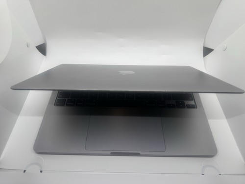 Apple MacBook Pro 13" ( i5 2 GHz | 16GB RAM | 1TB SSD) Laptop - Grey - Picture 4 of 15